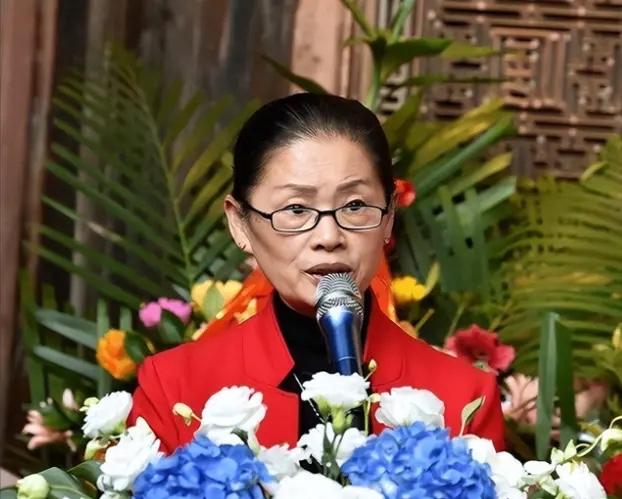 流落中国的外国公主，如今拒绝回国：我是中国人，中国就是我的家！父亲指着族谱上第一