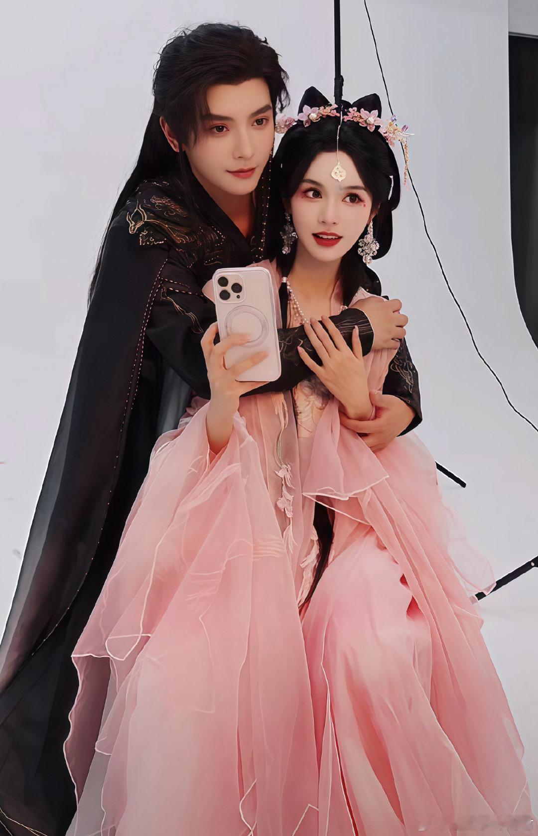 短国《成何体统》还是有点像cosplay[笑着哭]尤其还是漫改​​​