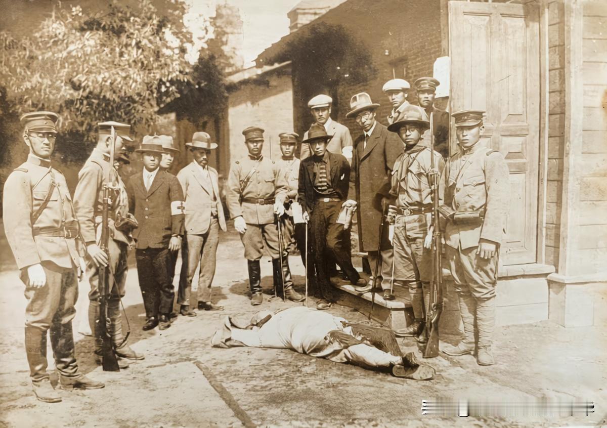 1931年9月19日，照片中的日寇是入侵长春的关东军第2师团步兵第4联队部分官兵