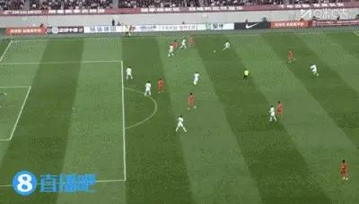 李新翔漂亮的前插射门，中国下半场连进2球，扳平比分！中国队这个进球和泰国队第一个