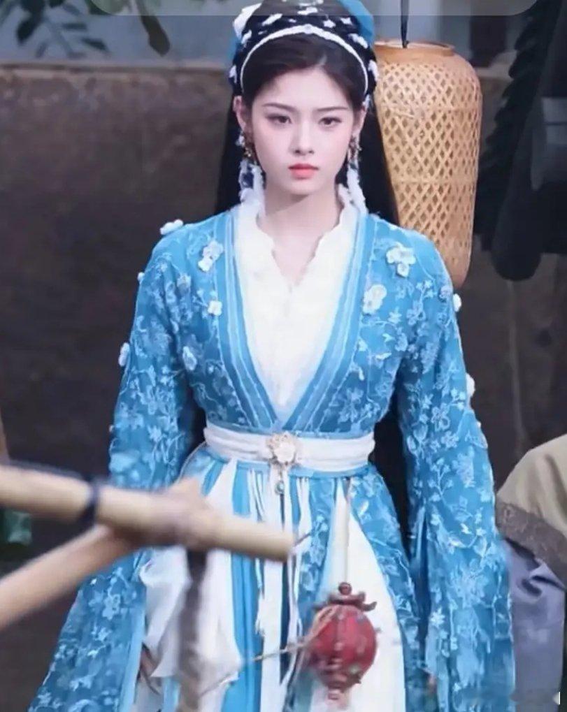 艾米这造型真的好廉价​​​