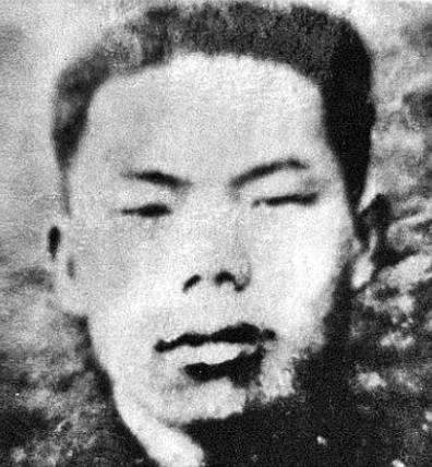 1952年深夜，朝鲜战场上志愿军战士都在熟睡，唯有一名战士因入党太激动，翻来覆去