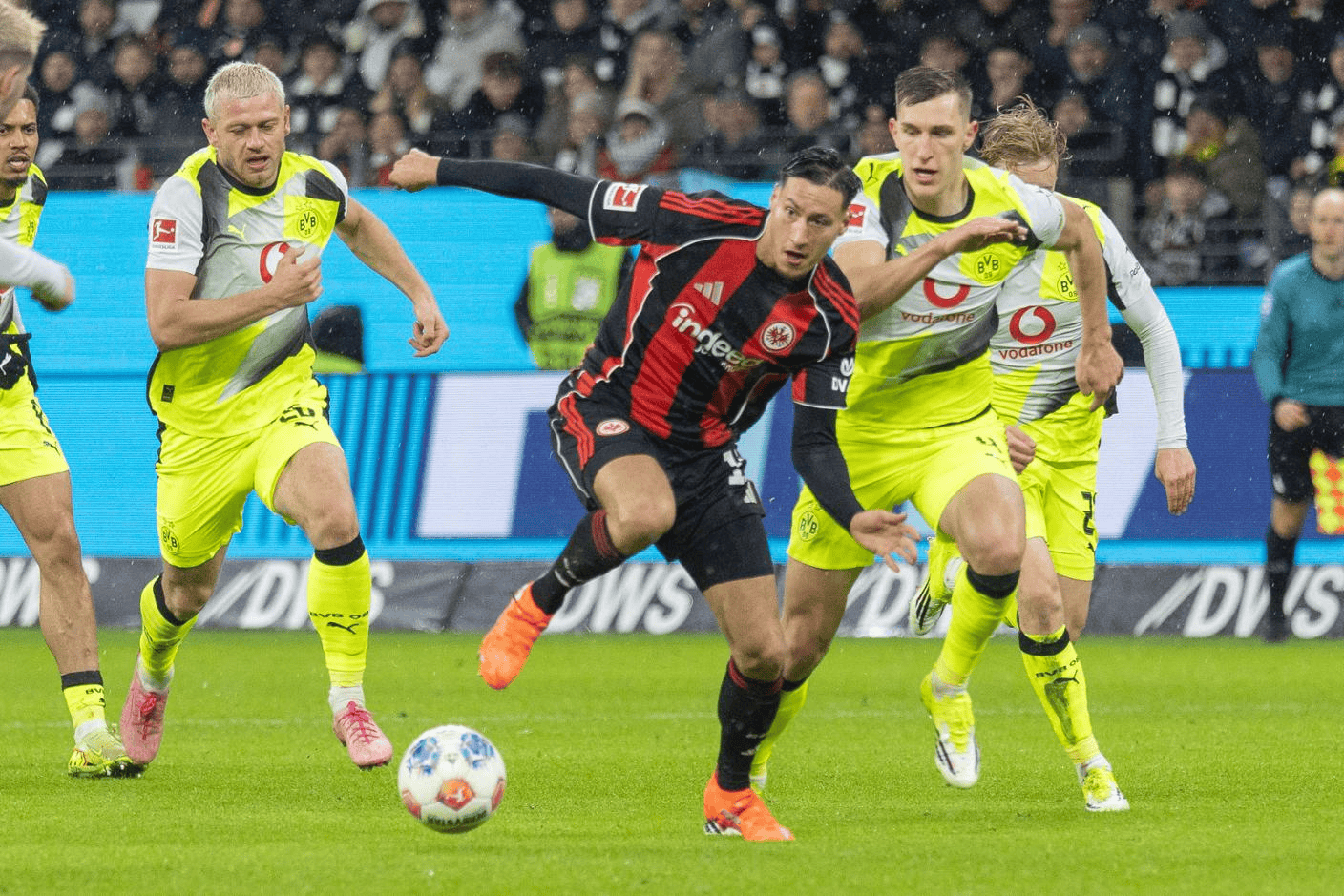 记者: 利物浦考虑引进多特右后卫赖尔森, 球员身价超2000万