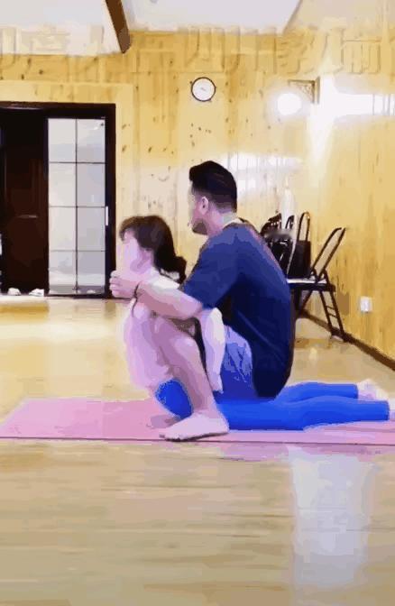 想要摧毁一个国家很简单，只要给一个国家输送1000万印度人，500万黑人，500