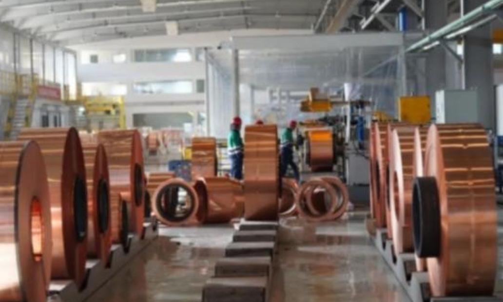 美国这次蒙了，最近美国大量囤积了铜，把铜价炒上天去了，可美国万万没料到，中国根本