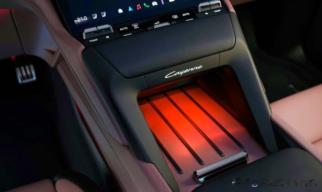 这车能卖得过新势力吗？电动猛兽登场！保时捷卡宴纯电版震撼发布，2.5秒破百！