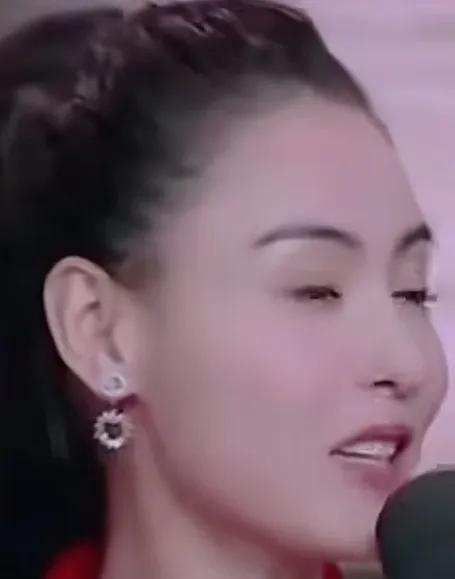 时光淬炼的真情底色——张柏芝的多维人生答卷在聚光灯与舆论场的交织中，张柏芝