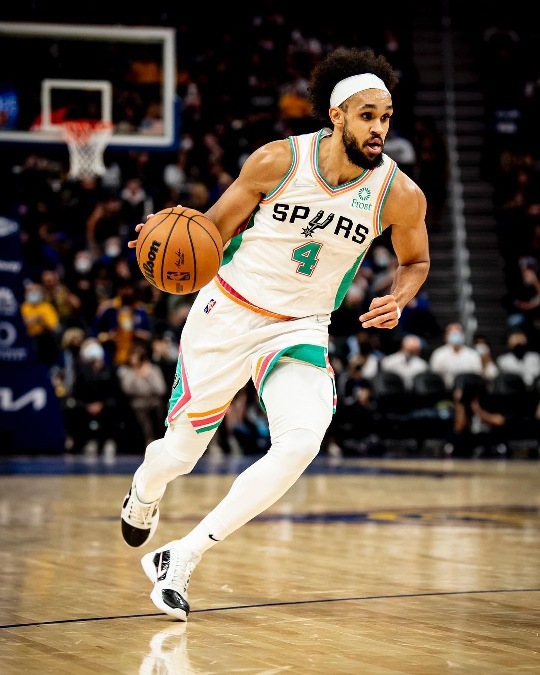 ❤️怀特：波波很在乎球员没有他的话我不知道自己是否还能留在NBA近日，德里克-