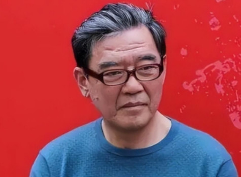1990年，李立群从台湾回到大陆寻亲，几经辗转，终于在河南老家找到了同父同母的哥