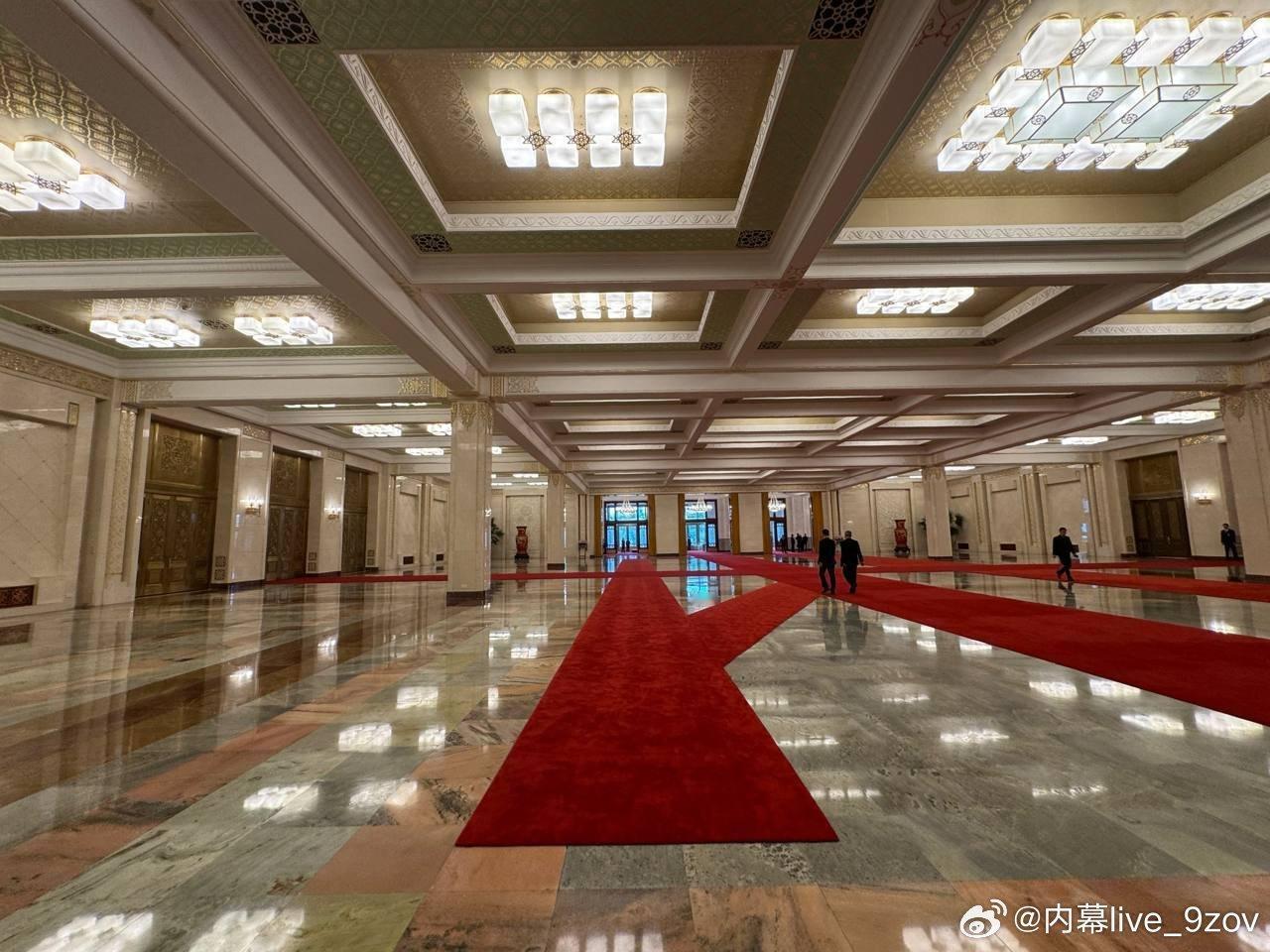 中俄战略合作之路：铺满了红毯。