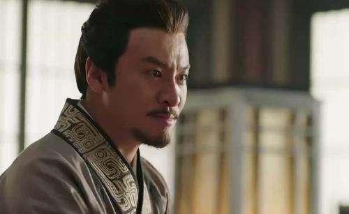 301年，洛阳城中，尚书袁敞手持金屑苦酒，冷冷对司马懿的小儿子、赵王司马伦说道：