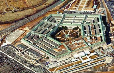 众所周知，五角大楼位于美国弗吉尼亚州阿灵顿县，毗邻华盛顿特区，是美国国防部所在地