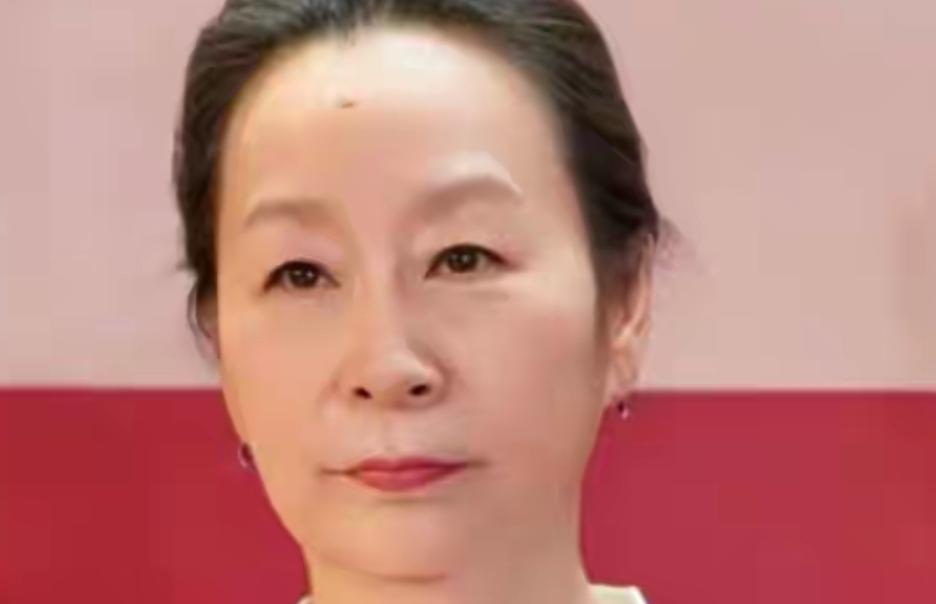 2023年法院公开判决书，撕开了娱乐圈藏了三十年的骗局，奚美娟人设彻底崩塌。以