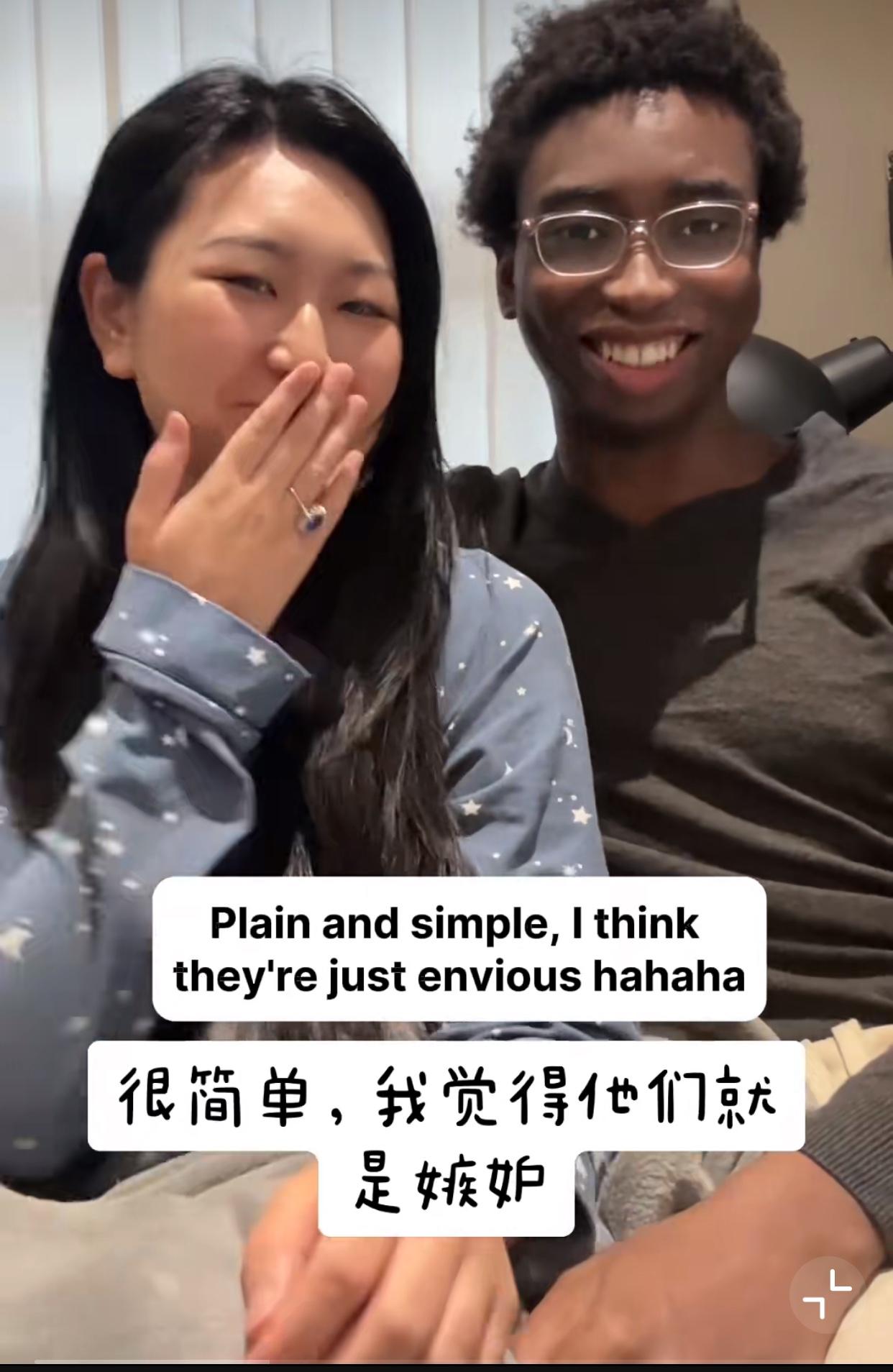 近日，一女子发视频让外国人未婚夫回应网络恶评！她未婚夫是这样说的，很简单，我