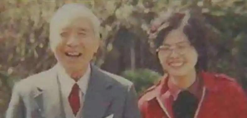 1988年上海，86岁的名医邝安堃不顾子女反对，娶23岁的小保姆，四年后邝安堃去
