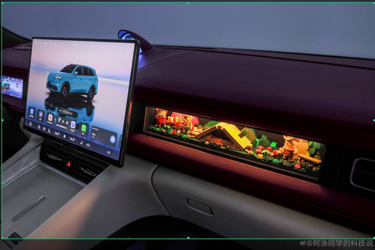 看了一圈问界M6的信息，“仪式感”和“实用”都拿捏到位了，挺惊喜的。特别是灵