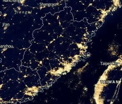 潮汕夜景图跟闽南夜景图。以前潮汕人口比闽南人口多。潮汕是平原能养活的人更多。