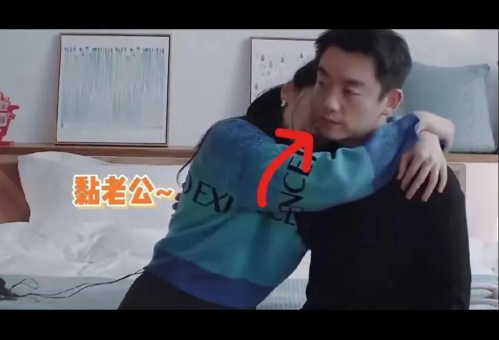 最近苗苗一家遭受到了无穷的网暴，有人说这是郑凯想离婚了，先把苗苗的形象搞黑！真