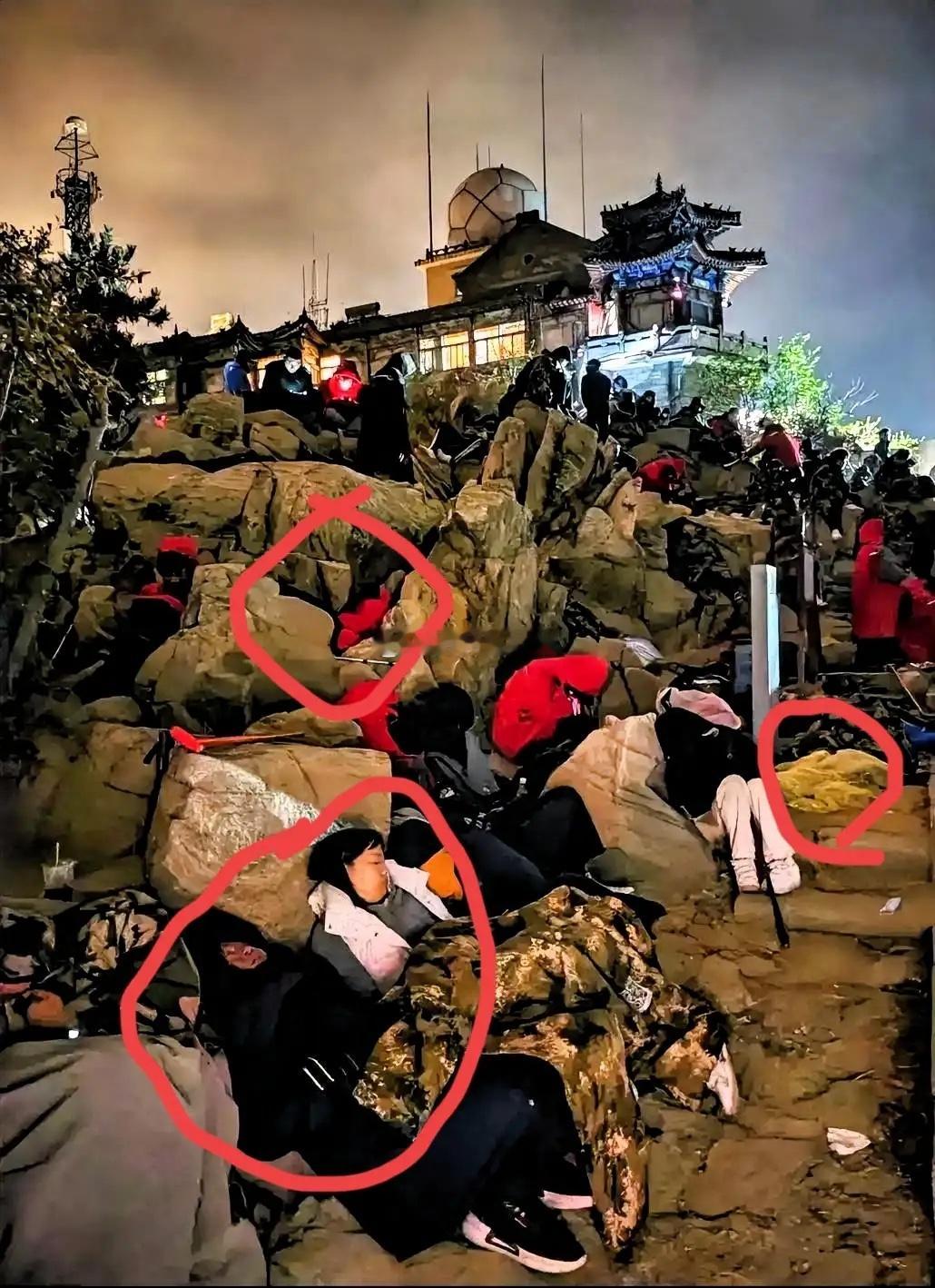 谁也没想到呀！还有这样的操作笑死我了泰山一夜，狂撒1900大洋，硬生生把自己