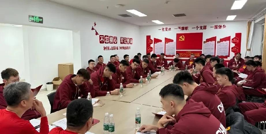 中国男篮首发阵容预测！相比于上一届怎么样？中国男篮还有两天就将开始与韩国的世亚