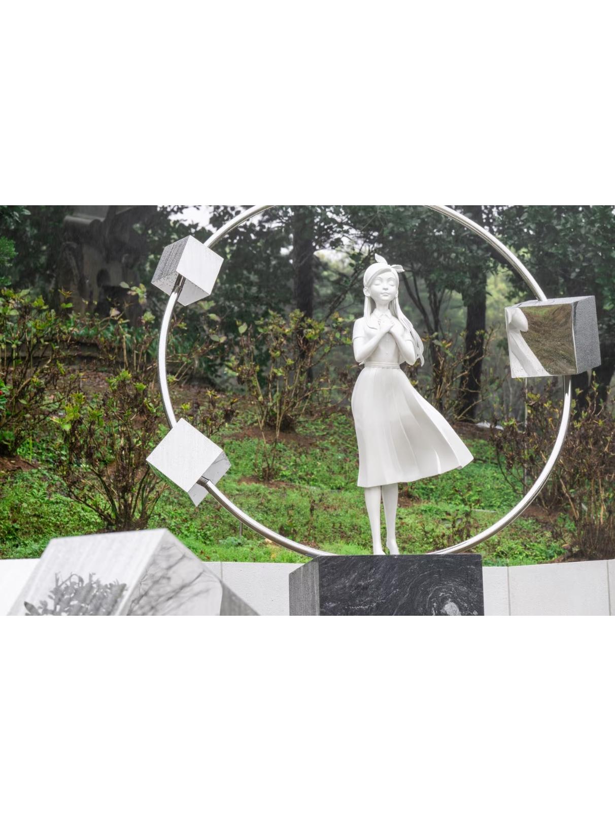 雕像不像大S？徐熙媛？大家放大瞧瞧！今天大S逝世一周年雕像揭幕！具俊晔耗时