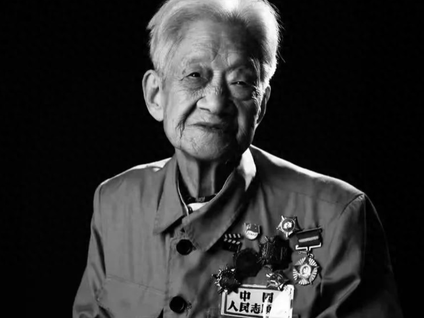 1952年10月，16岁的女护士王清珍，用时三天三夜整理好了黄继光的遗体。没想到