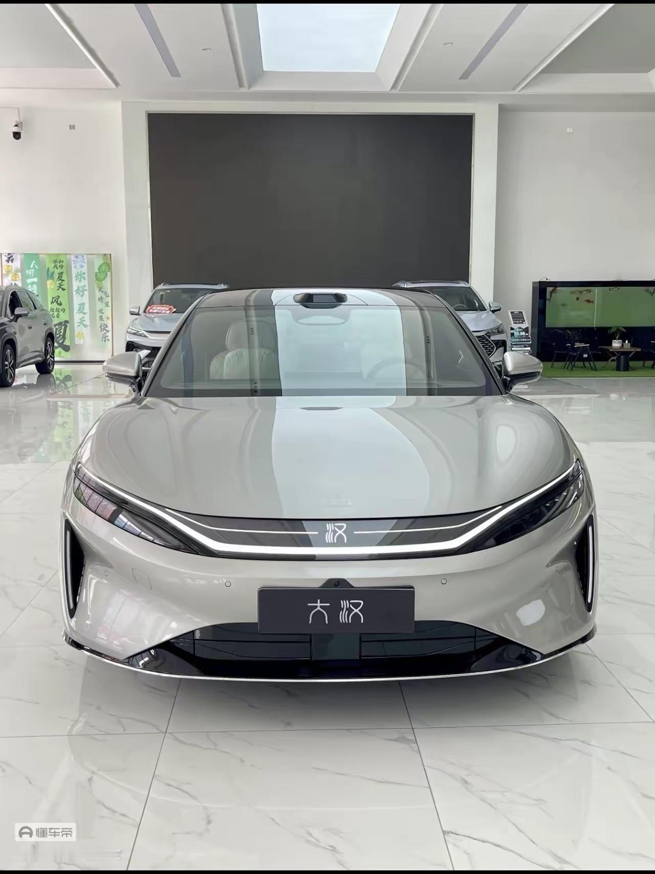 有车后才后悔太晚明白的道理：1、买车尽量不要买黑色的车。2、买车后，新鲜感只