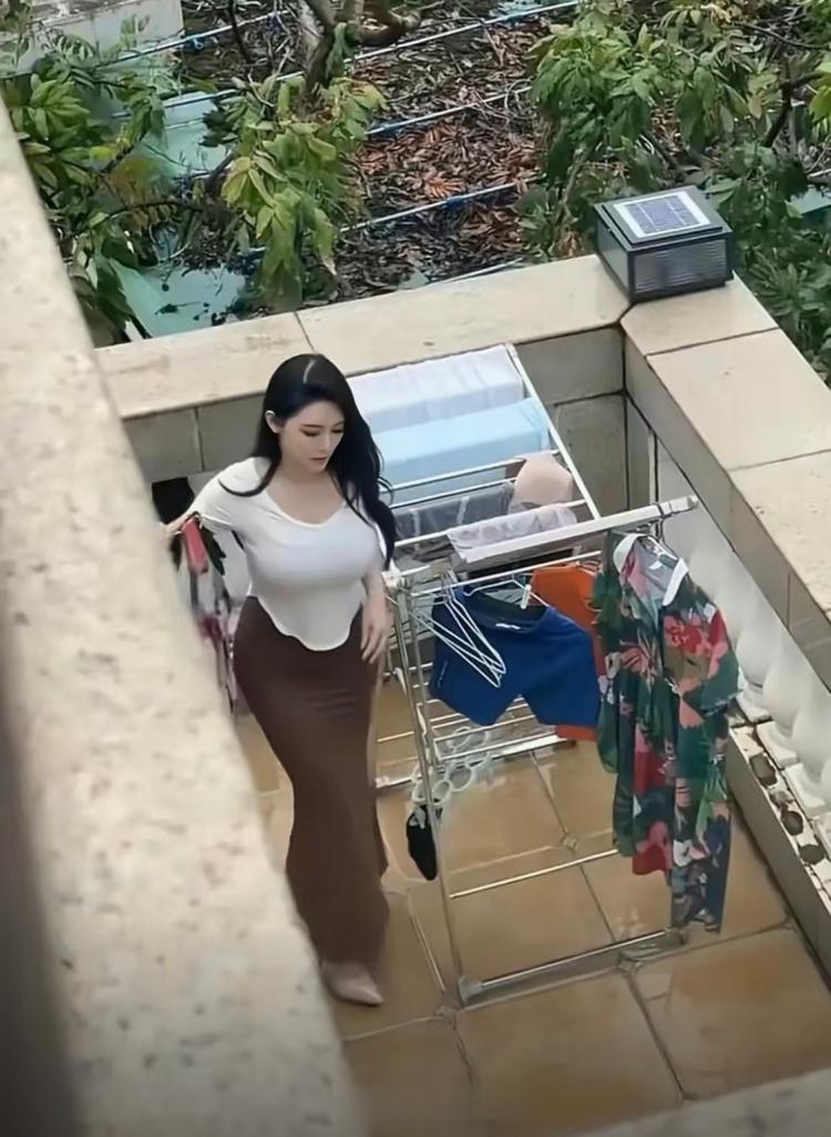 新来的女邻居，该怎么打招呼？