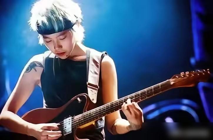 伊能静儿子终于摊牌了：我穿裙子，不是想当女孩，而是把身体当成秀场。他对着镜头