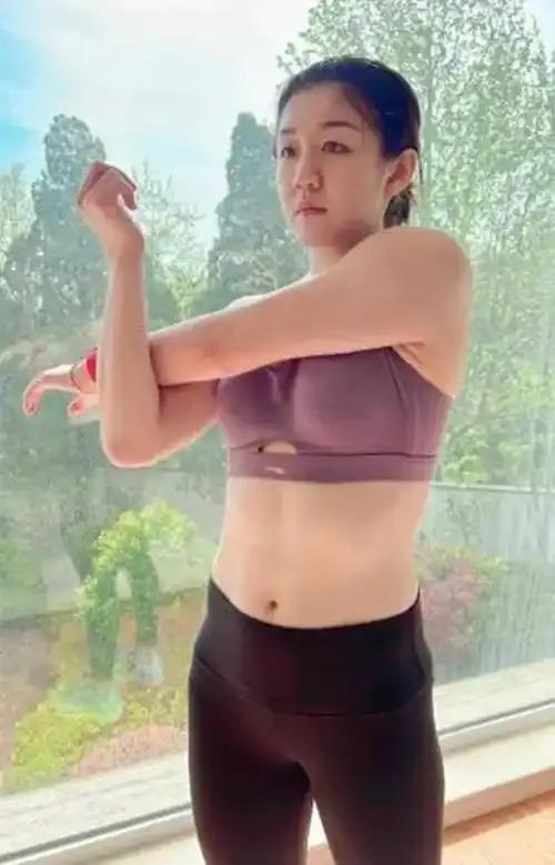 说句实话，如果在孙颖莎和陈梦之间选一个当老婆，90%的男人都会选陈梦。因为大部分