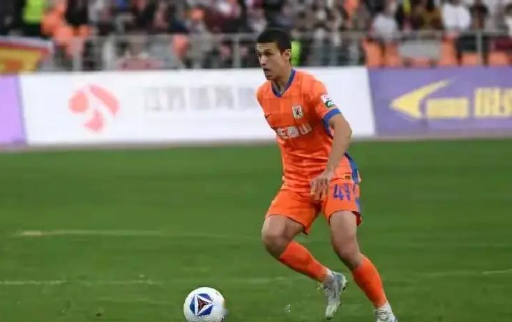 20岁天才被退货！依木兰刚离开迪拜U22国足，机票直接改飞海口。教练组原话：长传