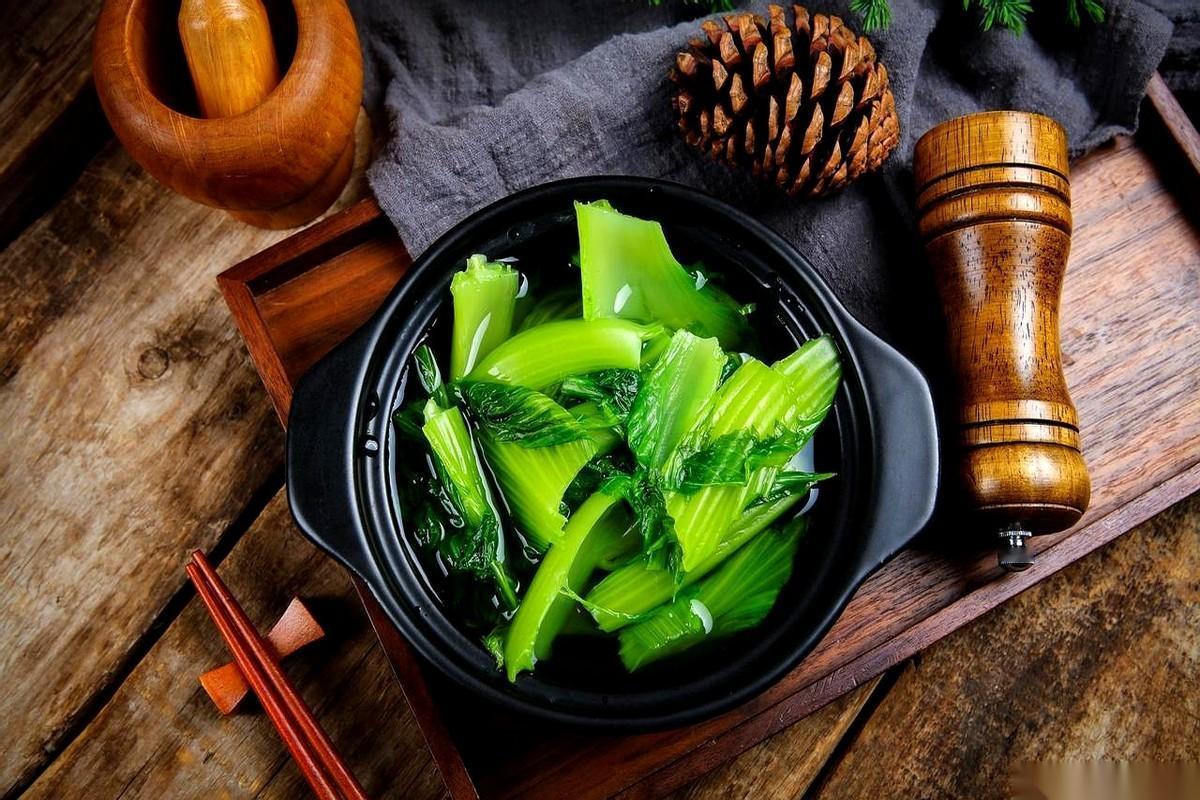 我跟你说个特扎心的事儿，我那60岁的姨，体检查出轻度贫血。医生说多吃点叶酸，她