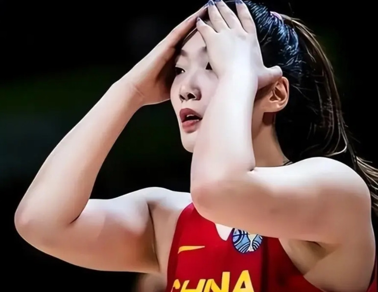 李梦背后的经济公司为了流量也是费尽心思，赢了拿二队说事输了直接就是不用李梦的下场