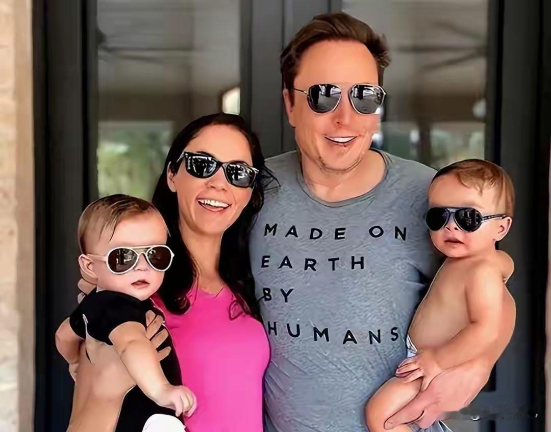 马斯克首次公开伴侣，女方叫希文•齐里斯，是AI专家，半个印度人，比马斯克小15岁