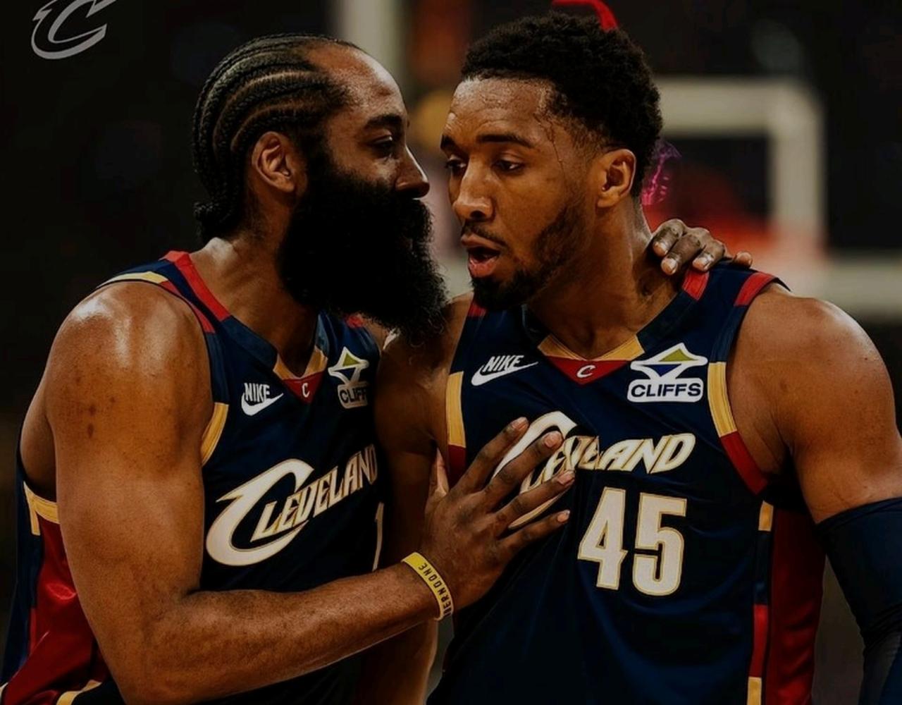 早说了裁判玩哈登，平常你造他就给，给了哈登一种错觉，以为造了就有罚球，结果一到关