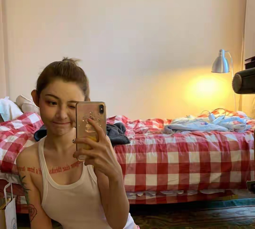 痞幼9年前旧照曝光！从内衣店主到机车女神，青涩与张扬成长密码