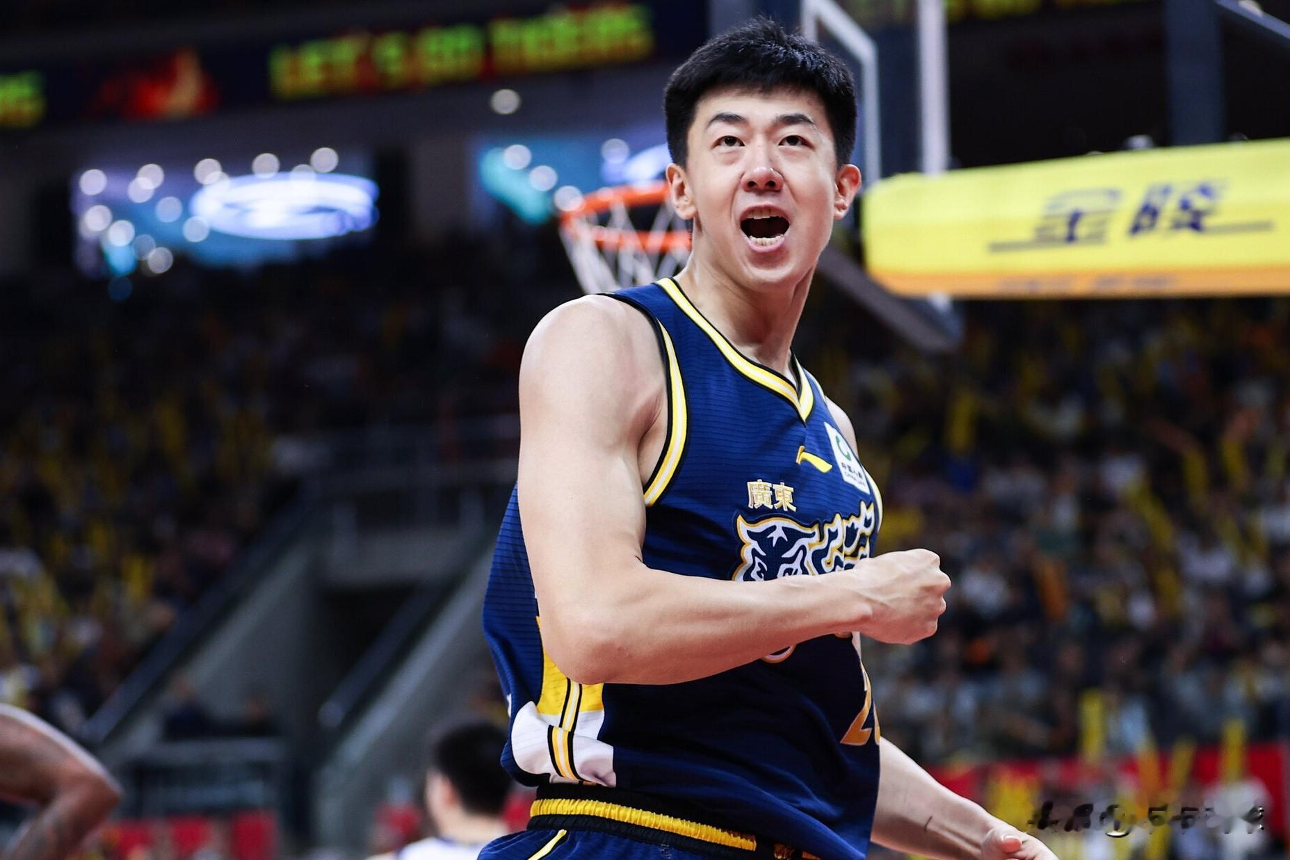 广东队76-93爆冷不敌广州队，看看本场比赛王少杰和陈国豪两名状元的表...