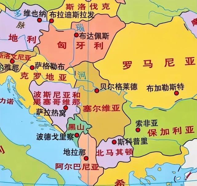有人说，塞尔维亚被北约和欧盟包围了，为什么还不加入。其实不是塞尔维亚不加入北约和