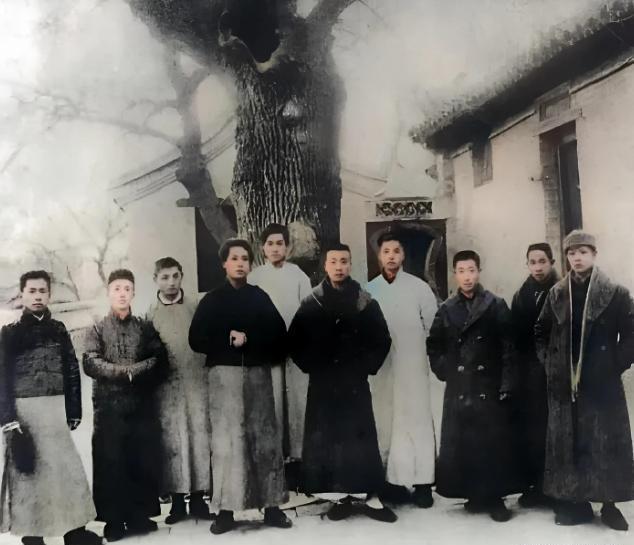 毛主席10张私人相册，从26岁到50岁，难得一见！仅仅一个月后，镜头再次捕捉