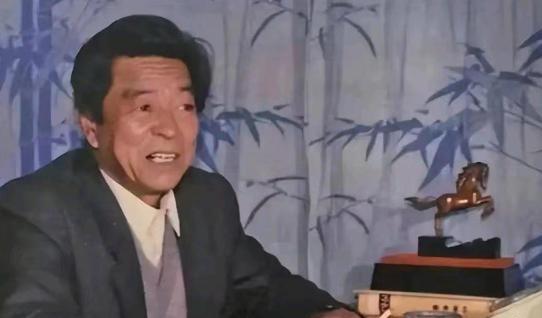 1979年，51岁的褚时健接任快要倒闭的玉溪卷烟厂厂长，当时厂里领导层不