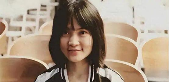 罪有应得！2023年，曾公开威胁“用核武打中国”的武汉大学985女硕士王懿，最终