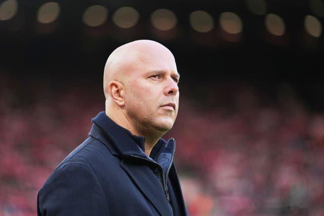 中后卫位置上可选人员不足？🗣️斯洛特表示：“莱奥尼的受伤影响非常大。如果你整个