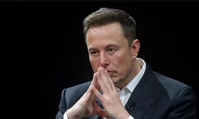 机器人还债？马斯克称AI是美国避免破产唯一出路