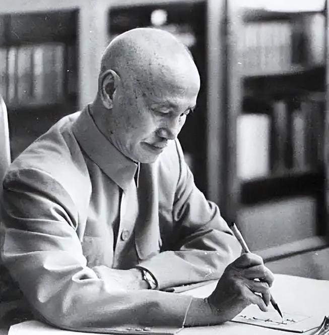 蒋介石这一辈子，深恨过两个人，其一是杨虎城，其二则是他的连襟孔祥熙。若要说杨虎城