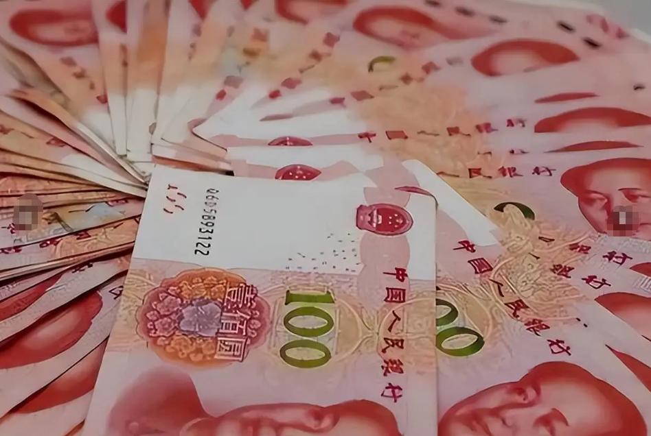 美元、欧元、日元连续8天轮番加息，本以为人民币这次要扛不住了，结果剧情突然反转：