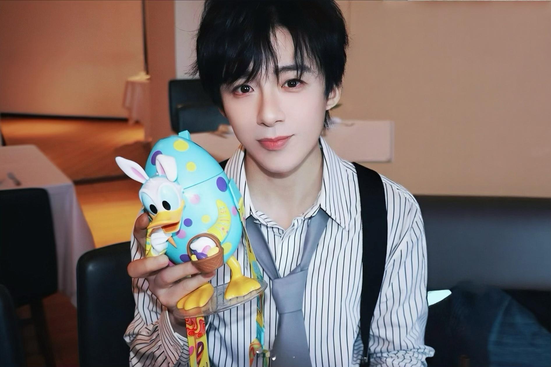 摩登兄弟谁看了不说刘宇宁直播是快乐源泉！唱歌、粤语模仿、角色即兴演样样在线，