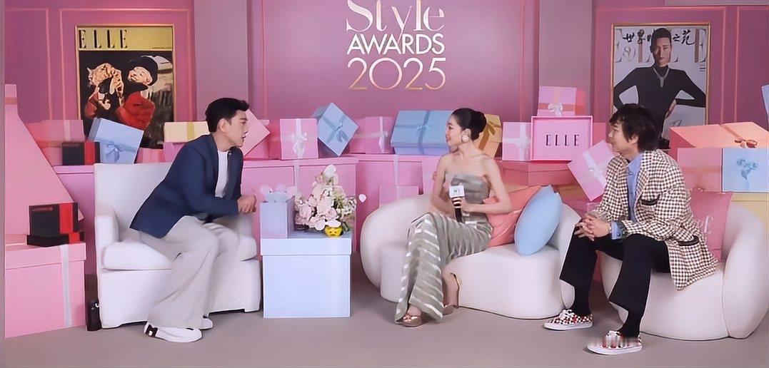 王耀庆在ELLE盛典上的调侃引发争议,他是否真的“贴脸开大”?这背后折射出娱乐圈