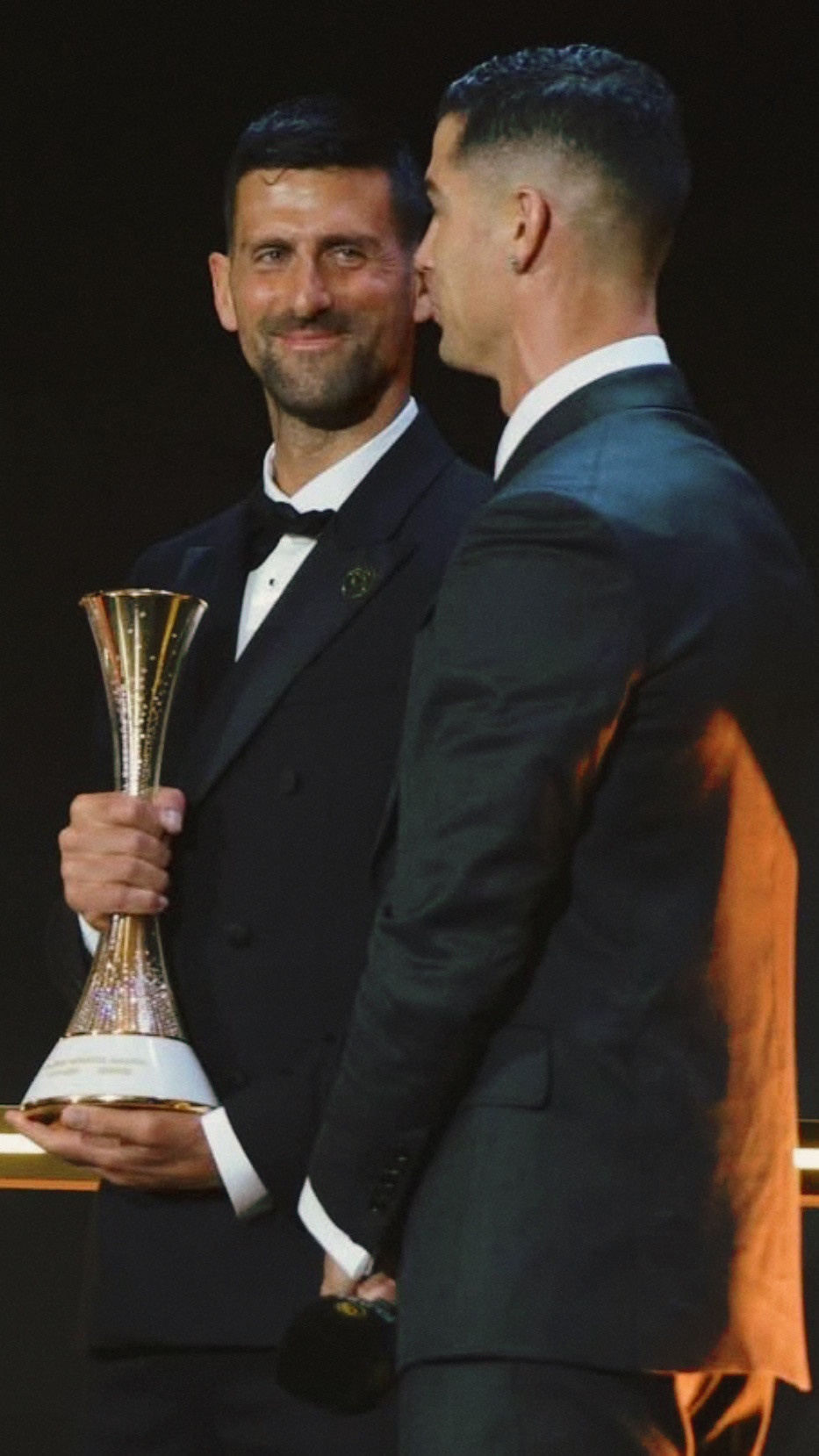 妈耶德约这看罗的表情和我一模一样🥹