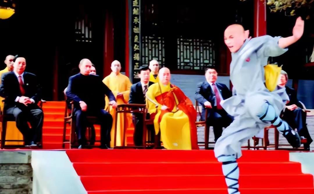 释永信的高光时刻！与普京同坐，一起观看武僧表演功夫！不得不说释永信的大名太过
