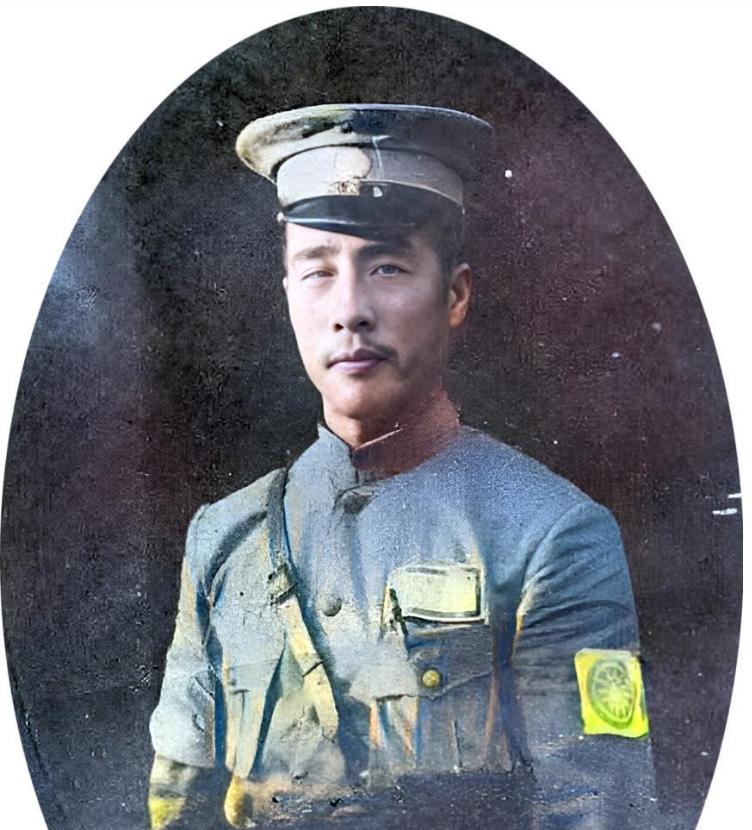 1938年1月24日，韩复榘在武昌被枪决，头部中弹，事后老蒋训斥戴笠：“你的手下